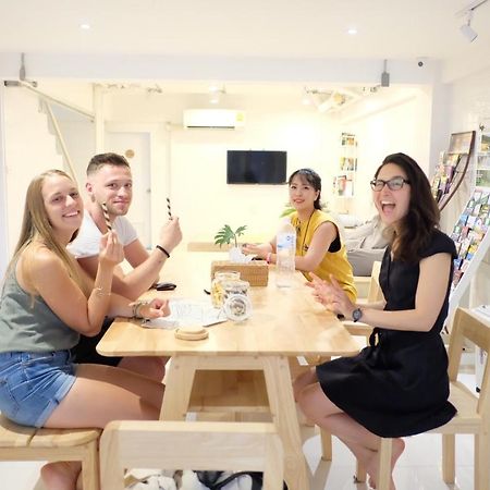 About A Bed Hostel Chiangmai Чиангмай Экстерьер фото